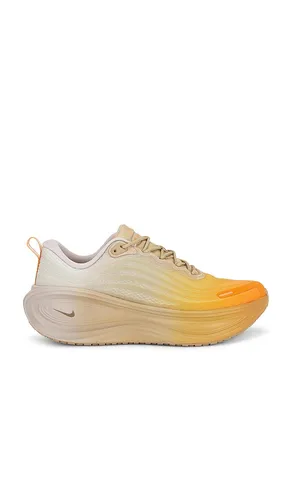 Vomero Plus Sp Sneaker in Orange. - size 10 (also in 10.5, 11, 11.5, 12, 14, 6.5, 7, 7.5, 8, 8.5, 9, 9.5) - Nike - Modalova