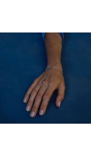 Josie Hand Chain in - NAiiA - Modalova