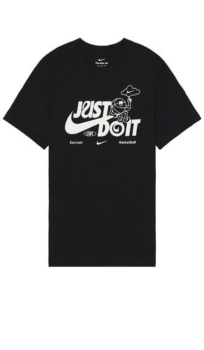 Swoosh Tee in . - size L (also in M, S) - Nike - Modalova