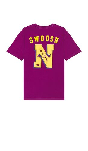 M Nsw Tee M90 Oc Lbr Dna in Purple. - size L (also in M, S, XS) - Nike - Modalova