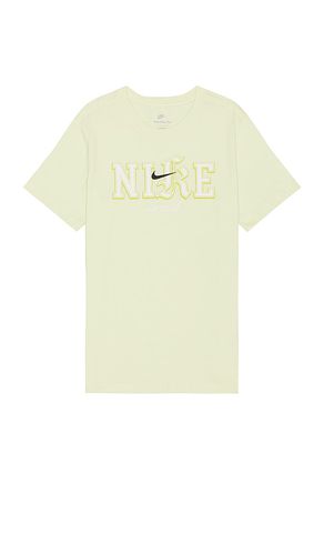 M Nsw Tee Oc Hbr Dna in Yellow. - size L (also in M, S, XL/1X, XS, XXL/2X) - Nike - Modalova