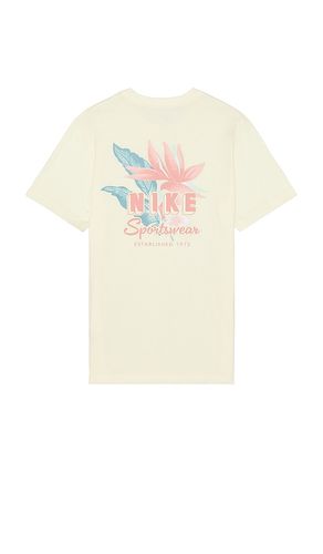 Nsw Sweet Crew Neck Tee in Yellow. - size M (also in S) - Nike - Modalova