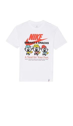 Nsw M90 Sole Food Tee in . - size L (also in M, S, XL/1X, XS, XXL/2X) - Nike - Modalova
