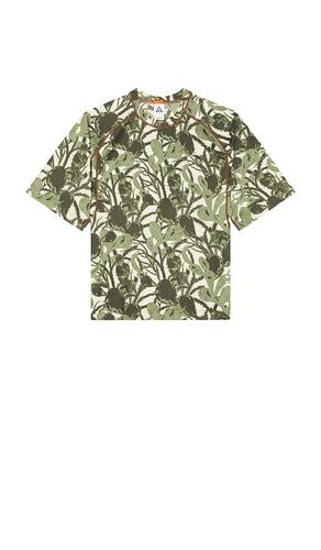 Acg Chinati Short Sleeve Shirt in Green. - size L (also in M, S, XL, XXL) - Nike - Modalova