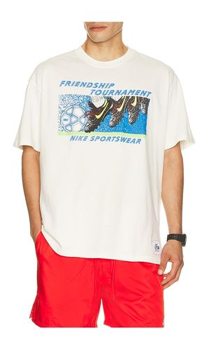 NSW Tee LSE Celeb Fb 2 in Cream. - size L (also in M, S, XL/1X) - Nike - Modalova