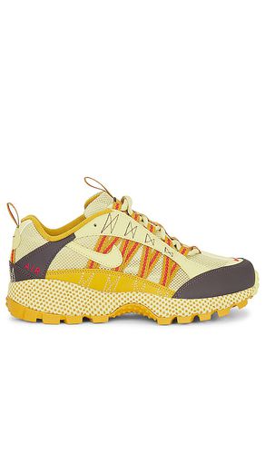 Air Humara Sneaker in Yellow. - size 10.5 (also in 14, 7.5, 8.5, 9.5) - Nike - Modalova