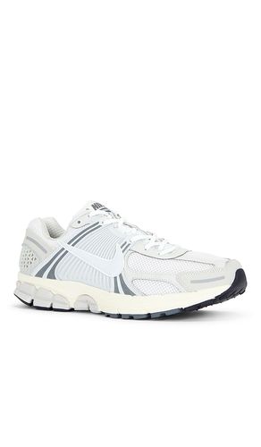 Zoom Vomero 5 in Grey. - size 7.5 (also in 10, 8, 8.5, 9, 9.5) - Nike - Modalova