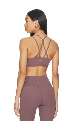 Light Support Padded Sports Bra in Mauve. - size S (also in XS) - Nike - Modalova