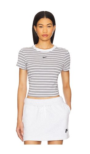 NSW Chill Knit T-Shirt in . - size L (also in M, S, XL, XS) - Nike - Modalova