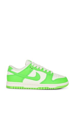 Dunk Low Sneaker in Green. - size 5 (also in 6.5, 7, 7.5, 8, 8.5, 9) - Nike - Modalova