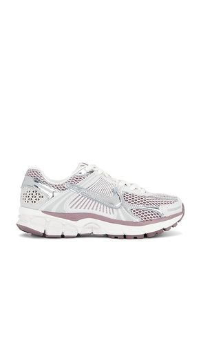Zoom Vomero 5 Sneaker in . - size 10 (also in 6, 6.5, 7, 7.5, 8, 8.5, 9, 9.5) - Nike - Modalova