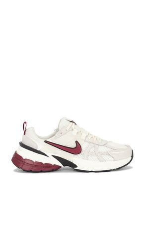 V2k Run Sneaker in White. - size 10 (also in 10.5, 6, 8.5) - Nike - Modalova