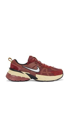 V2k Run Sneaker in Burgundy. - size 10 (also in 10.5, 11, 11.5, 5, 5.5, 6, 6.5, 7, 7.5, 8, 8.5, 9, 9.5) - Nike - Modalova