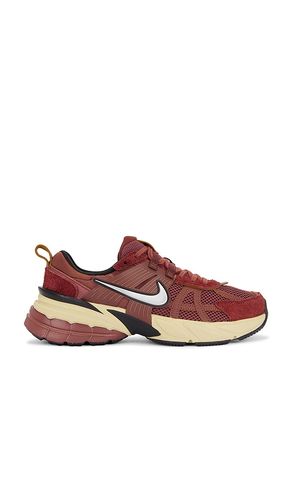 V2k Run Sneaker in Burgundy. - size 5.5 (also in 6.5, 9.5) - Nike - Modalova
