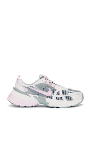 V2k Run Sneaker in Grey,Rose. - size 10 (also in 10.5, 11, 5.5, 6, 6.5, 7, 7.5, 8, 8.5, 9, 9.5) - Nike - Modalova