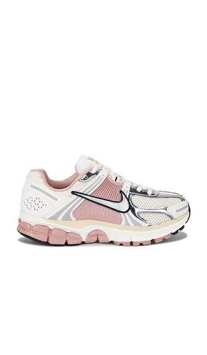 Zoom Vomero 5 Sneaker in Blush. - size 10 (also in 5, 5.5, 6, 6.5, 7, 7.5, 8, 8.5, 9, 9.5) - Nike - Modalova