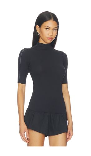 Weightless Short Sleeve Top in . Size M. Also in S, XXS - NikeSKIMS - Modalova
