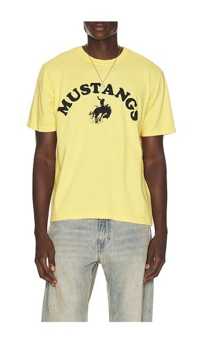 Good Luck Mustangs Tee in . Taglia S. Also in M, L, XL/1X - ONE OF THESE DAYS - Modalova