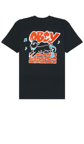 Out of step tee in color black size L in - Black. Size L (also in M, S, XL/1X) - Obey - Modalova