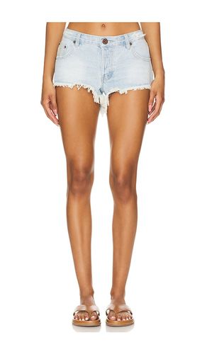 Bonitas Low Waist Denim Short in Blue. - size 24 (also in 26, 27, 28, 29) - One Teaspoon - Modalova