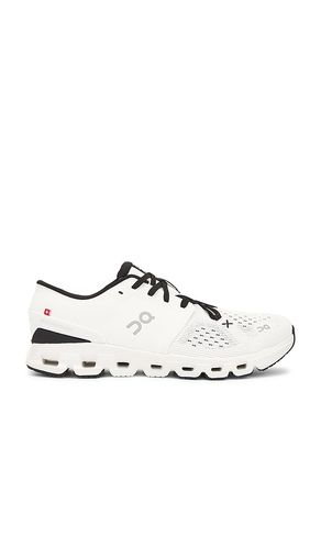 Cloud X 4 Sneaker in White. - size 8 (also in 8.5, 9, 9.5, 10, 10.5, 11, 11.5, 12, 12.5, 13) - On - Modalova