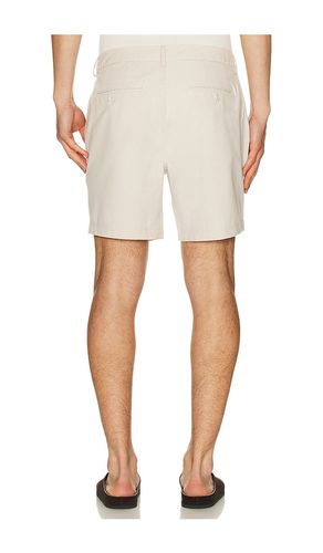 Way stretch 7 versatility short in color cream size 32 (also in 34, 36, 38) - onia - Modalova