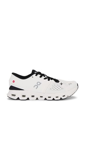 Cloud X 4 Sneaker in White. - size 10 (also in 10.5, 5, 6, 6.5, 7, 8, 8.5, 9, 9.5) - On - Modalova