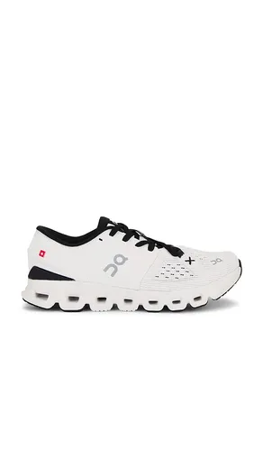 Cloud X 4 Sneaker in White. - size 10 (also in 10.5, 6.5, 7, 8.5, 9, 9.5) - On - Modalova