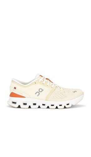 Cloud X 4 Sneaker in Cream. - size 10 (also in 10.5, 11, 5, 6, 6.5, 7, 7.5, 8, 8.5, 9, 9.5) - On - Modalova
