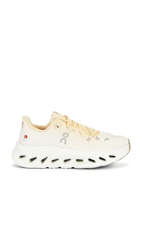 Cloudtilt Sneaker in Yellow. - size 7.5 (also in 8.5) - On - Modalova