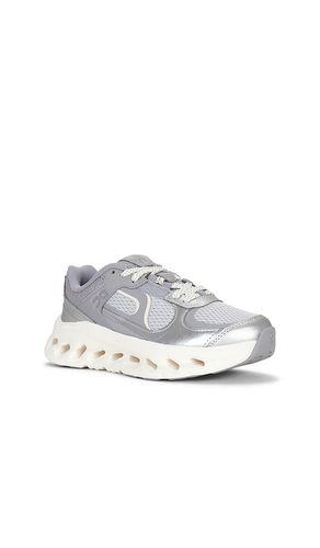 Cloudtilt Arc Sneaker in Metallic Silver. - size 10 (also in 10.5, 11, 5.5, 6, 6.5, 7, 7.5, 8, 8.5, 9, 9.5) - On - Modalova