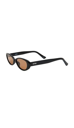 Otra Cami Sunglasses in Black - Otra - Modalova