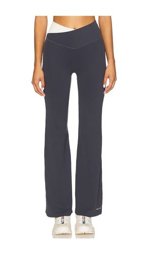 Wander Flare Legging in Navy. - size L (also in M, S, XS) - P.E Nation - Modalova