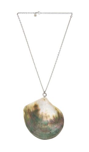 Abalone Shell Necklace in Metallic - petit moments - Modalova