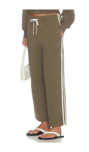 Claud Travel Track Pant in . Größe L. Also in M, S, XS - perfectwhitetee - Modalova