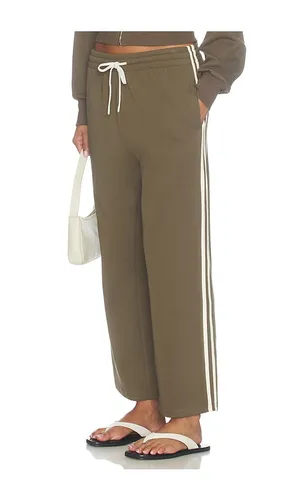 Claud Travel Track Pant in . Größe L. Also in XL, XS - perfectwhitetee - Modalova