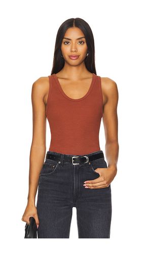 Structured Rib Bra Friendly Tank Top in Rust. - size L (also in M, S, XL, XS) - perfectwhitetee - Modalova