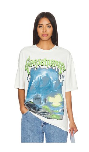 Goosebumps Graveyard Boxy Tee in Cream. - size L (also in M, S, XL/1X) - Philcos - Modalova