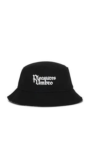 X Umbro Reversible Bucket Hat in - Pleasures - Modalova