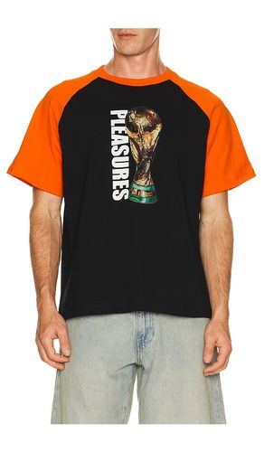 Trophy Raglan Tee in . Taglia L. Also in M, S, XL/1X - Pleasures - Modalova