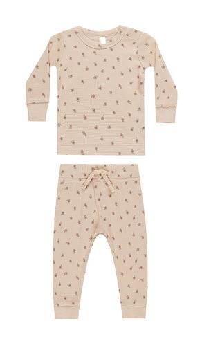 Kids Waffle Top And Pant Set in Pink. - size 18-24M (also in 4-5yr) - QUINCY MAE - Modalova