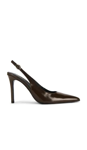 Calla Pump in Chocolate. - size 10 (also in 6, 7, 7.5, 8, 8.5, 9, 9.5) - RAYE - Modalova