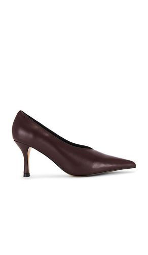 Noa Pump in Burgundy. - size 6 (also in 7, 7.5, 8, 8.5, 9) - RAYE - Modalova