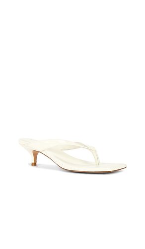 Perla Kitten Heel in Ivory. - size 6 (also in 7, 7.5) - RAYE - Modalova