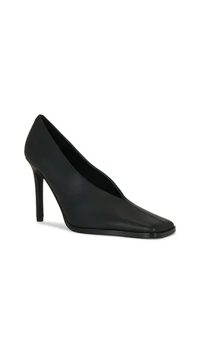 Mina Pump in . Size 10. Also in 7, 8, 9 - RAYE - Modalova