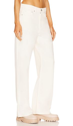 Featherweight Logan Jeans in Ivory. - size 28 (also in 29, 30, 32, 33, 34) - Rag & Bone - Modalova