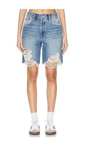 Loose Long Short in Denim-Medium. - size 24 (also in 25, 26, 27) - RE/DONE - Modalova