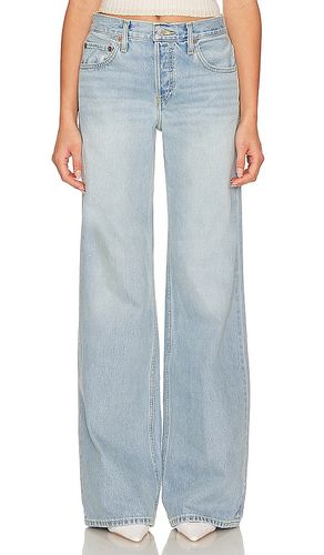 Mid Rise Wide Leg in Denim-Light. - size 29 (also in 30, 31, 32) - RE/DONE - Modalova