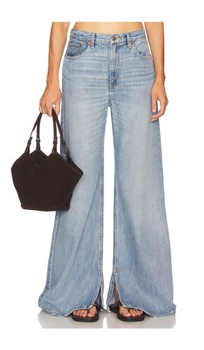 Low Rider Loose Jeans in Blue. - size 23 (also in 24, 25, 26, 27, 28, 29, 30, 32) - RE/DONE - Modalova