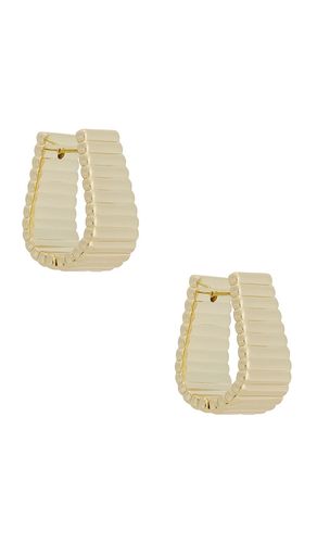 Ribbed Earrings in Metallic Gold - Roxanne Assoulin - Modalova